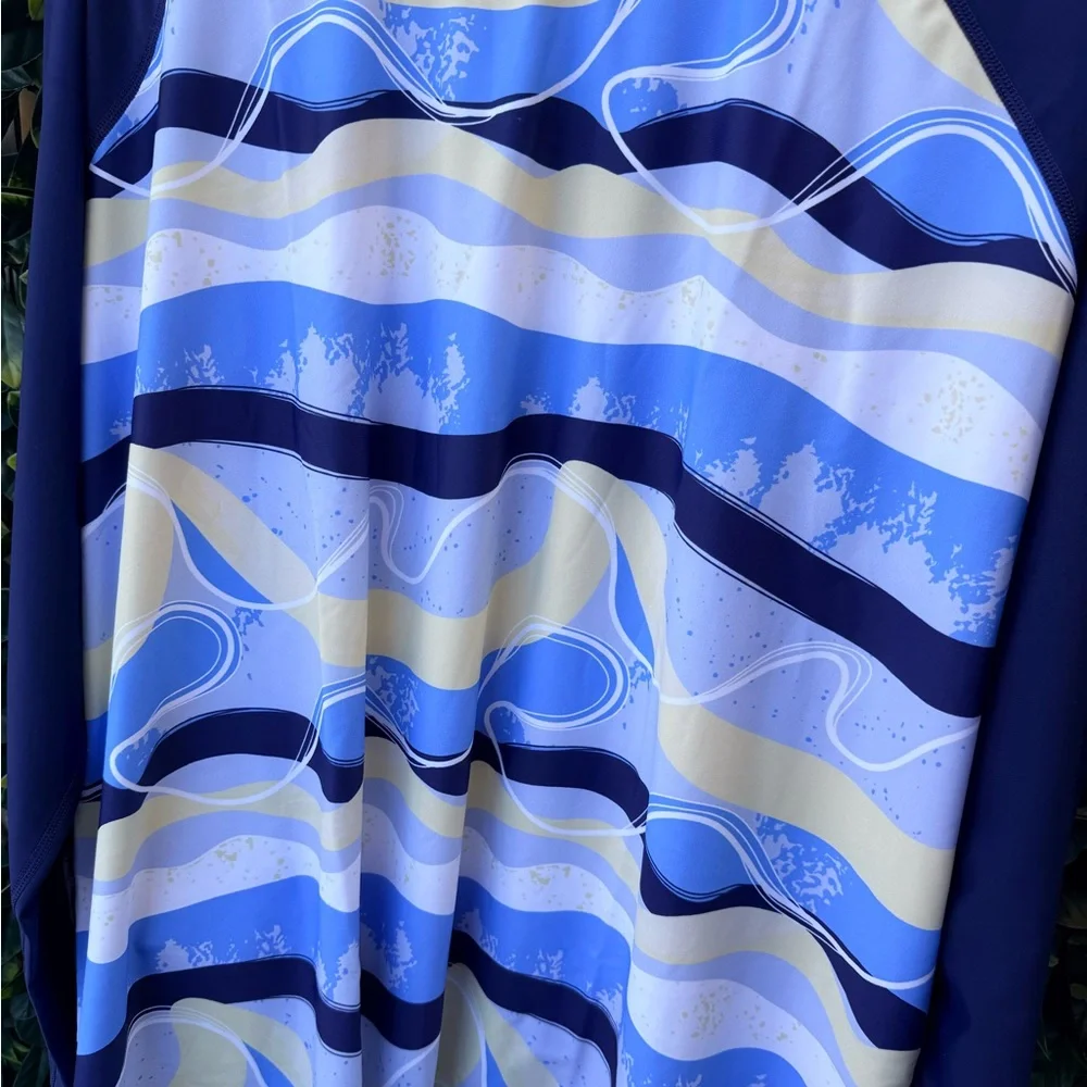 ▪️ 4/$25- Halcurt Long Sleeve Rash Guard - Picture 2 of 4